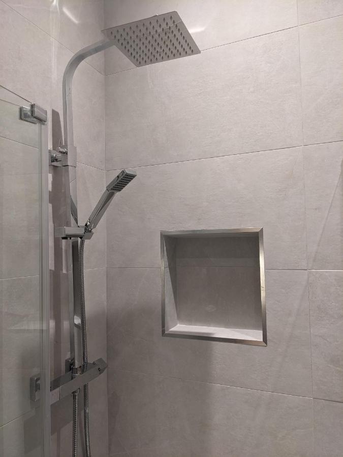 Modern Aptmt, 2 Stops To Central London, Smart Lock, Netflix Ealing Exterior foto